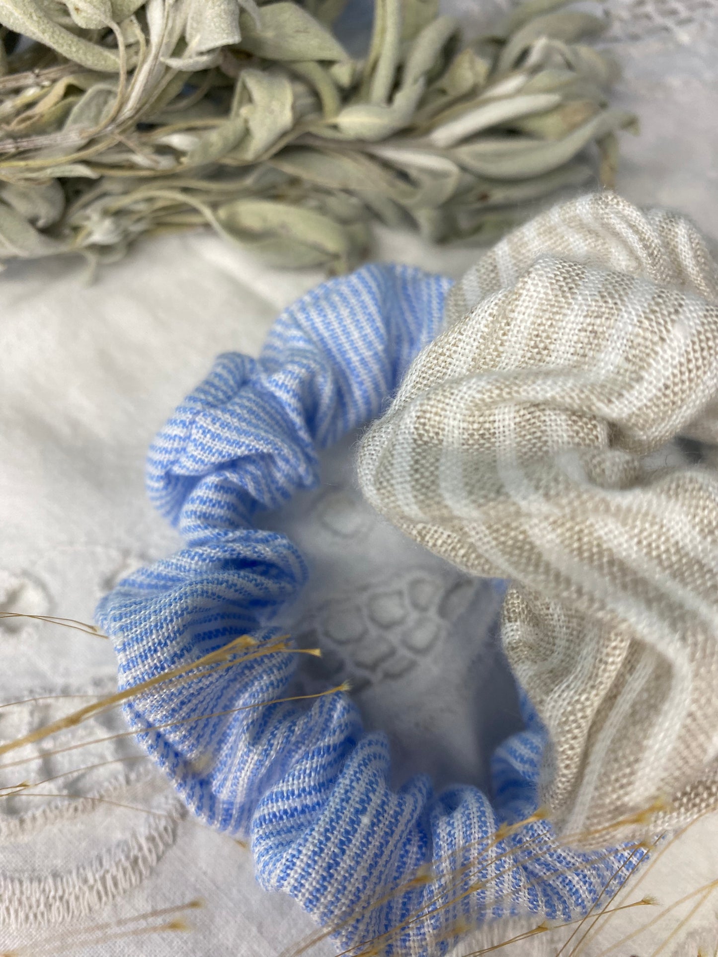 LINEN SCRUNCHIES - PACK OF TWO