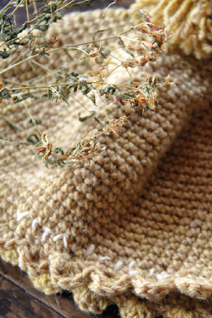 HAND KNITTED HAT - YELLOW