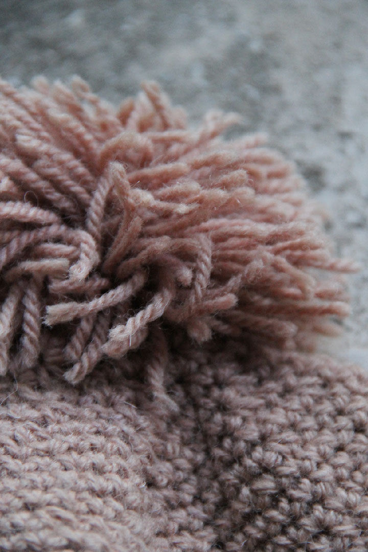 HAND KNITTED HAT - ROSE ASH