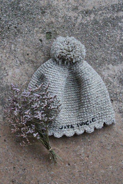 HAND KNITTED HAT - GREY