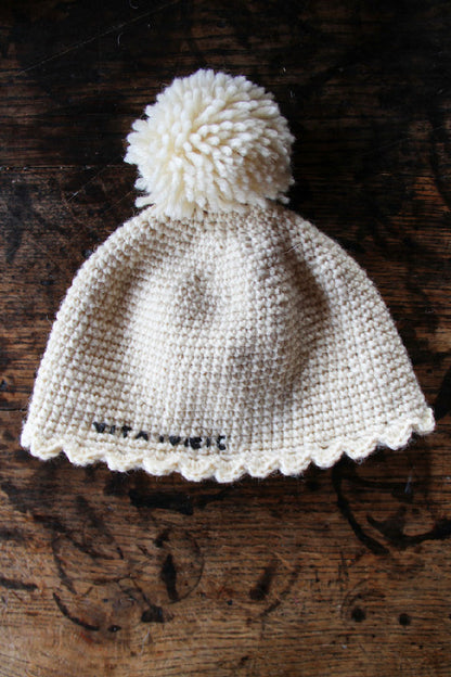 HAND KNITTED HAT - NATURAL