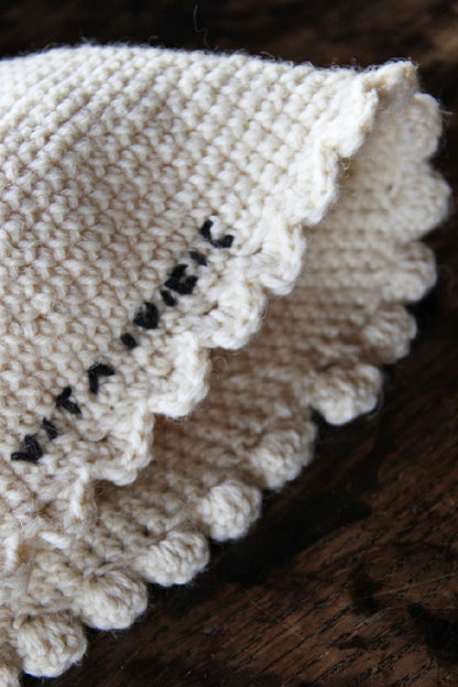HAND KNITTED HAT - NATURAL