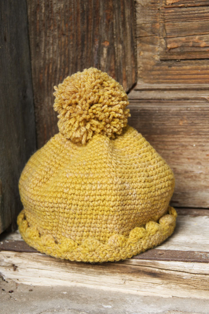 HAND KNITTED HAT - YELLOW