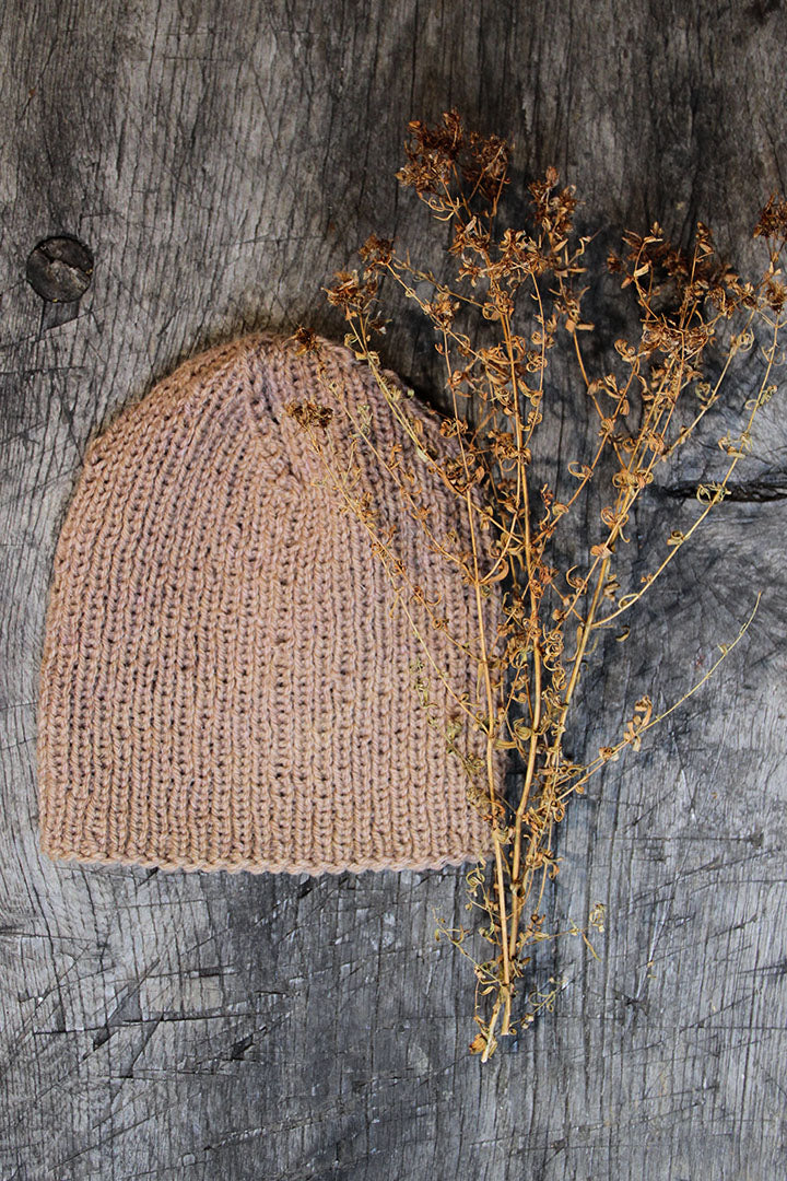 HAND KNITED HAT - TERRACOTTA