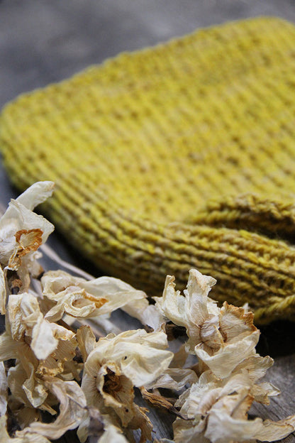 HAND KNITED HAT - YELLOW