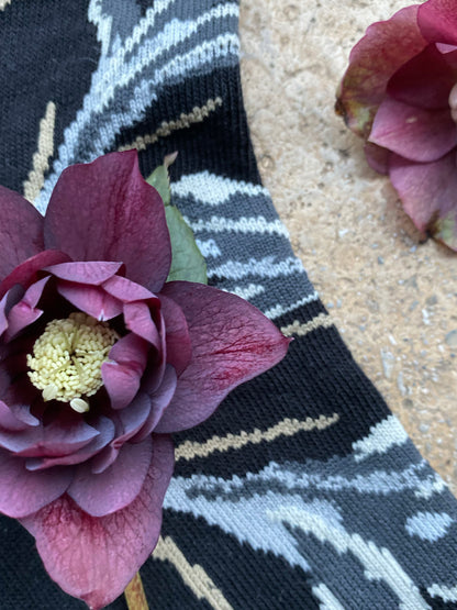 Crocus flowers - black 1 PAIR LEFT