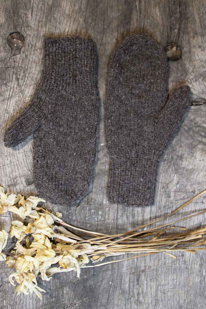 HAND KNITTED MITTENS - BROWN