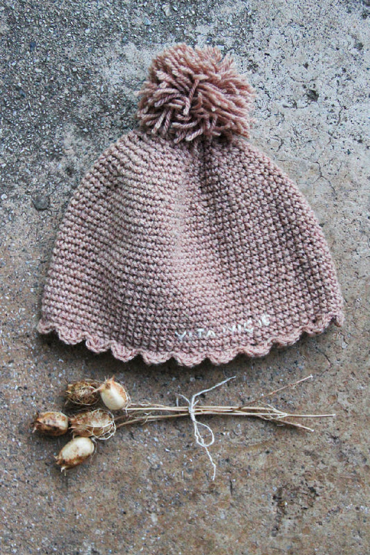 HAND KNITTED HAT - ROSE ASH