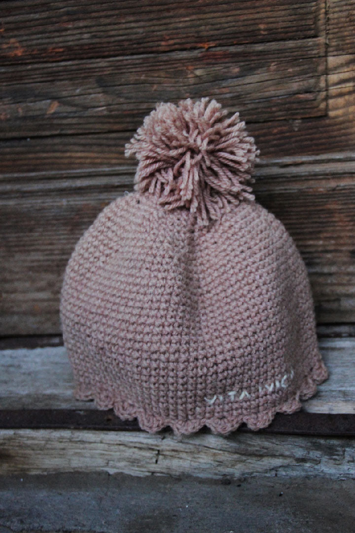 HAND KNITTED HAT - ROSE ASH