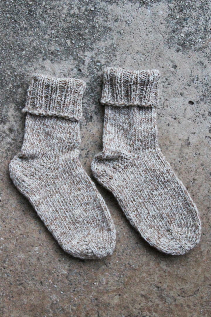 HAND KNITTED SOCKS - BEIGE